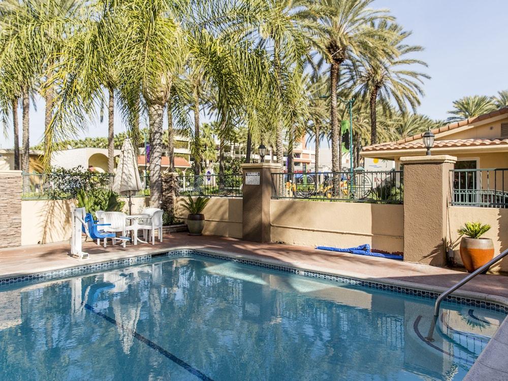 Anaheim Islander Inn And Suites Near Park And Convention Center Exteriör bild