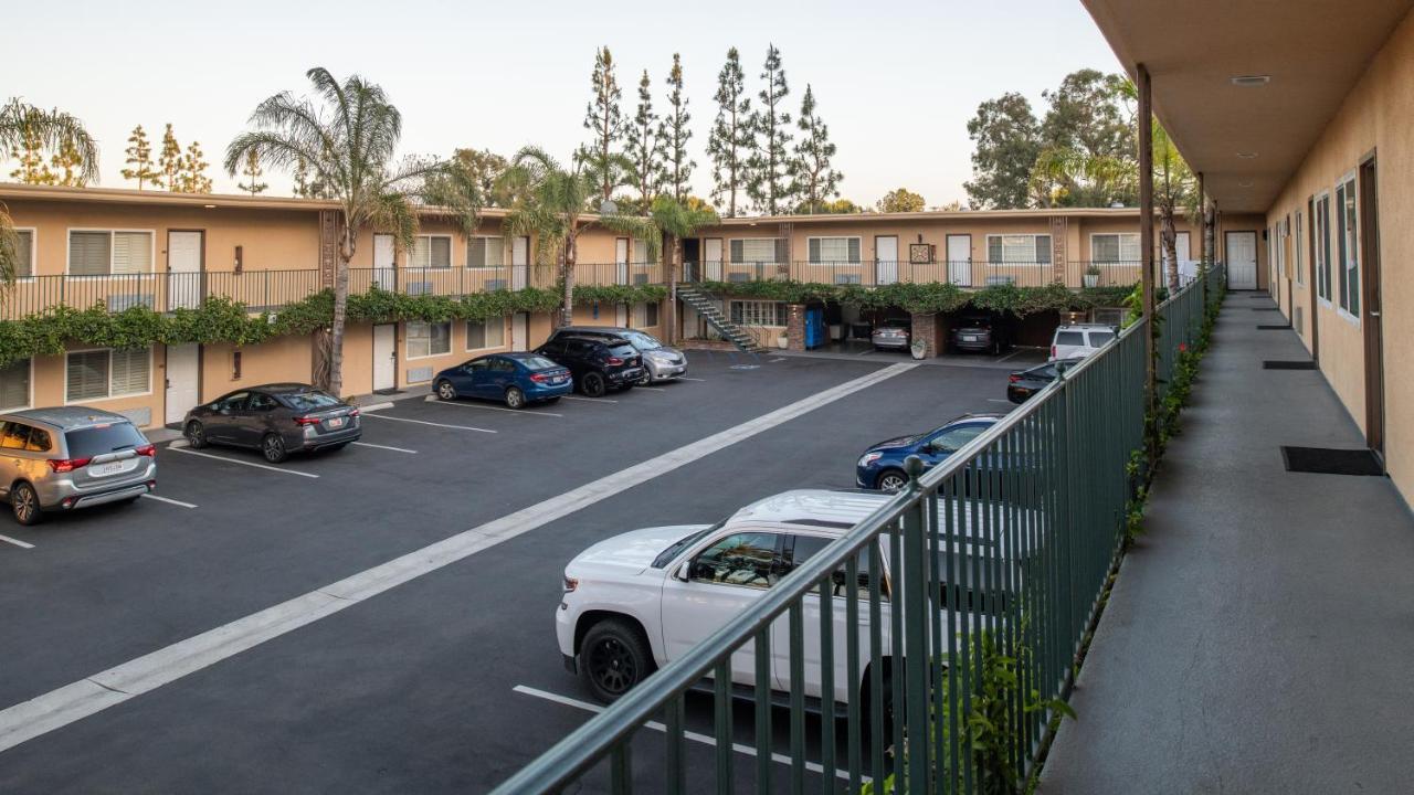 Anaheim Islander Inn And Suites Near Park And Convention Center Exteriör bild