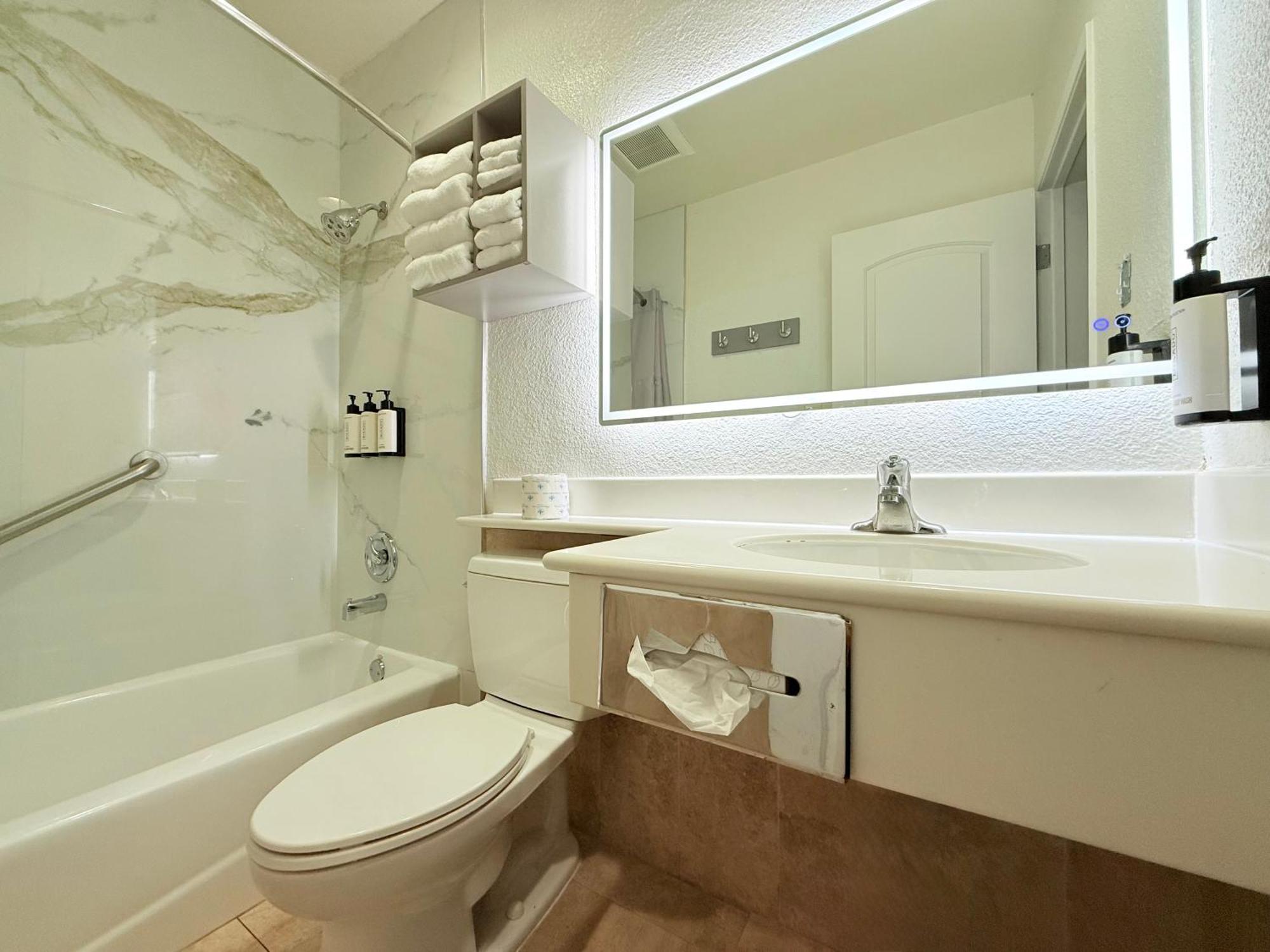 Anaheim Islander Inn And Suites Near Park And Convention Center Exteriör bild