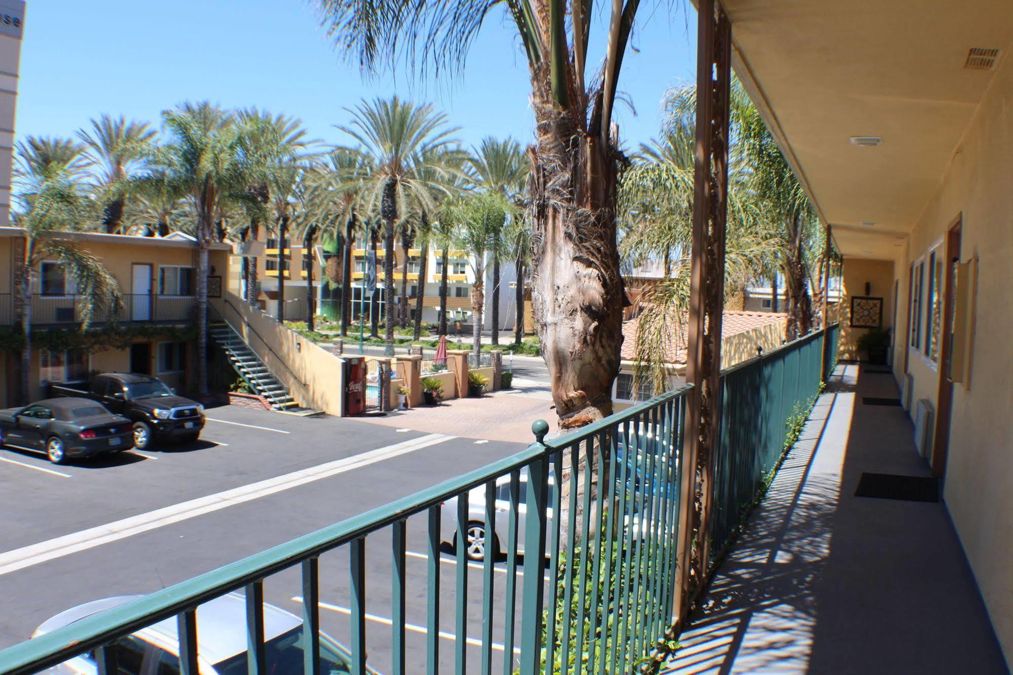 Anaheim Islander Inn And Suites Near Park And Convention Center Exteriör bild