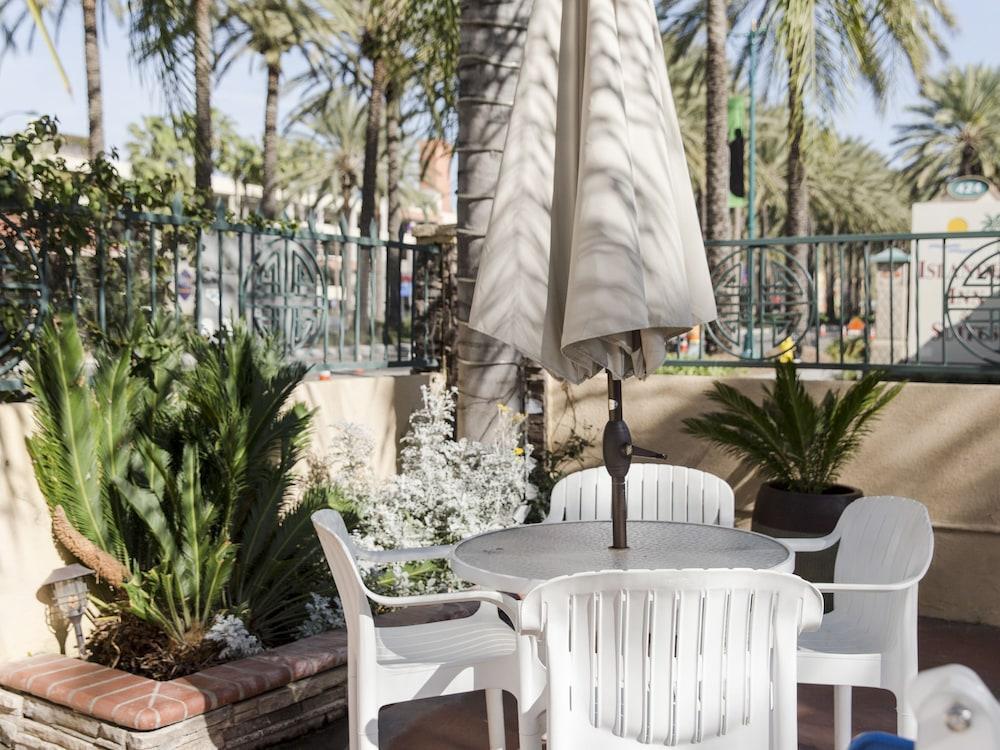 Anaheim Islander Inn And Suites Near Park And Convention Center Exteriör bild